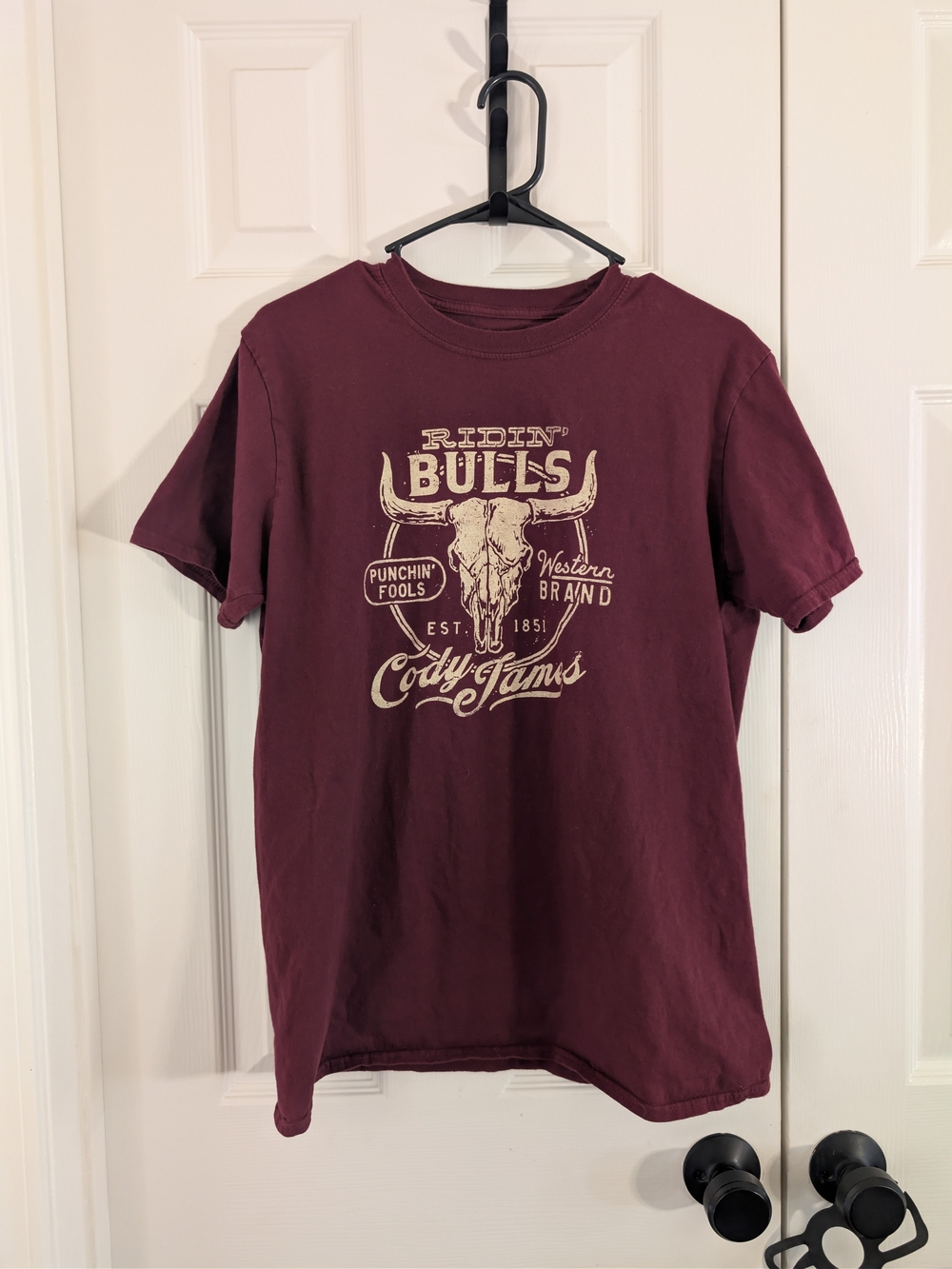 Cody James Ridin' Bulls Tee - Burgundy